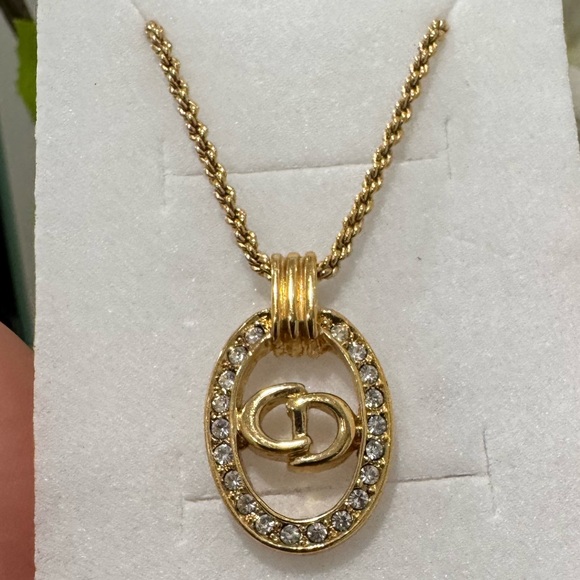 ✨Christian Dior Vintage Gold Tone CD Logo Oval
Pendant Necklace with Rhinestones - Picture 1 of 17